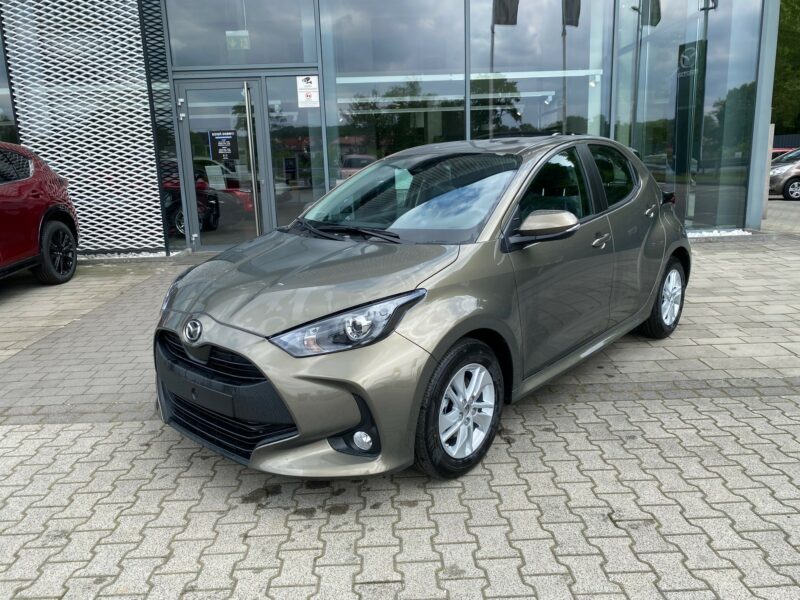 auto-gazda mazda 2 hybrid brązowa