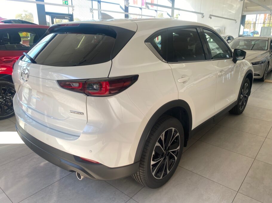 auto-gazda mazda cx-5 exclusive-line biala