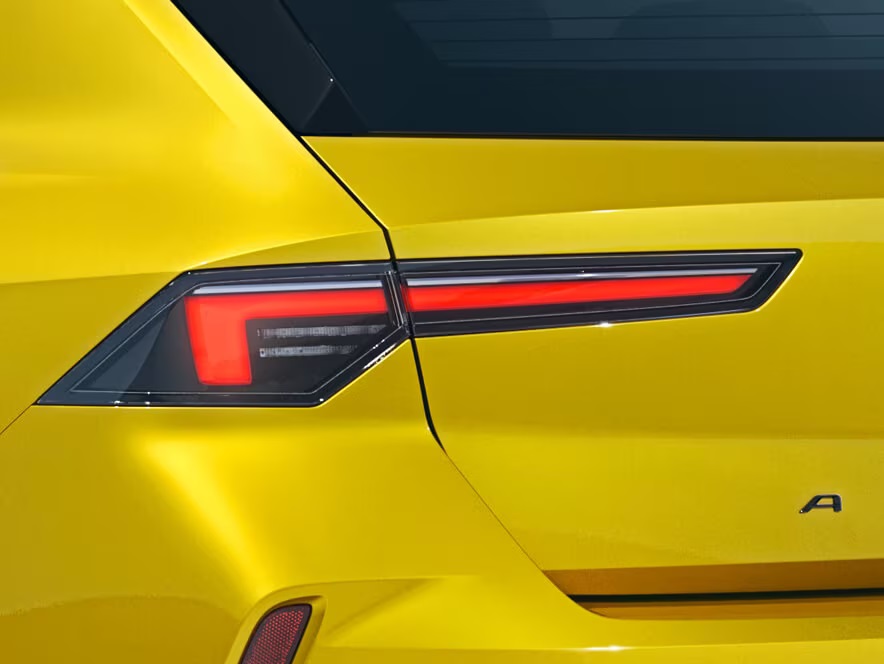 Opel Astra Hybrid światła nAuto-Gazda