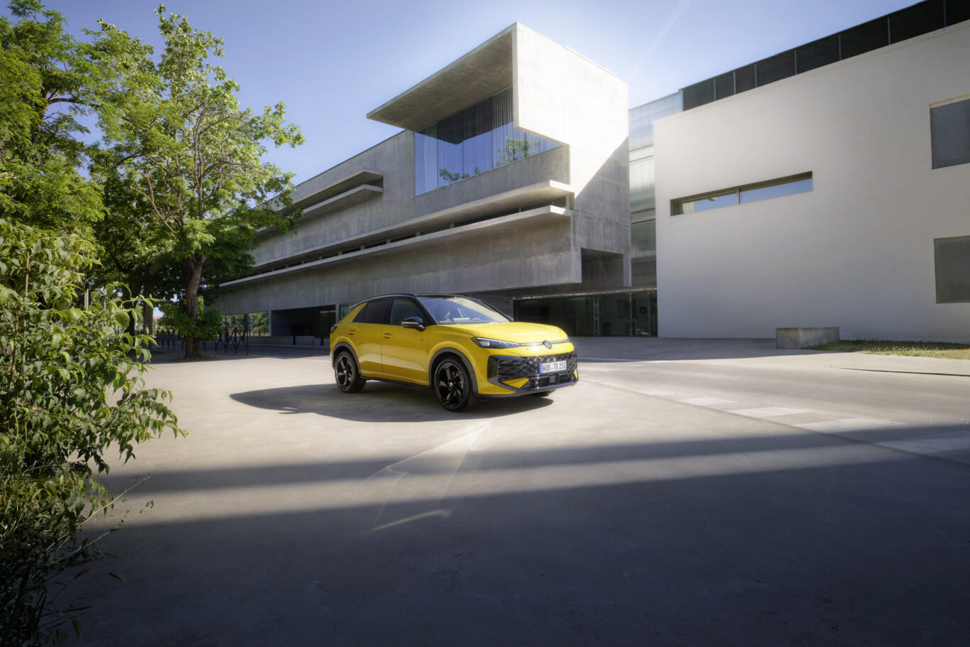 The new Volkswagen T-Roc nowy żółty volkswagen t roc