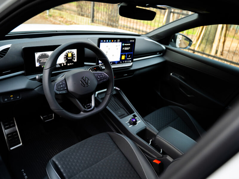 wnętrze samochodu t roc