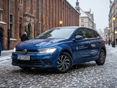 granatowy volkswagen polo
