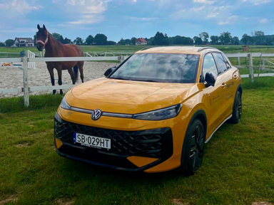 żółty volkswagen t roc